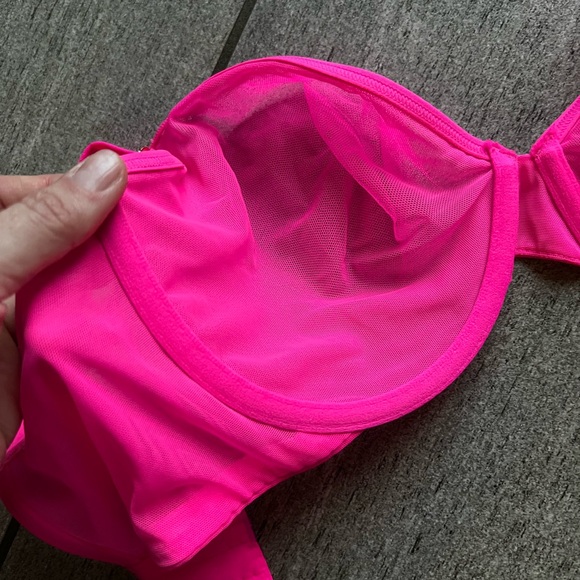 Hot pink sheer mesh bra unlined - Picture 3 of 3